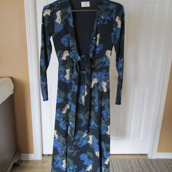 Dress - Picture 2 of 7